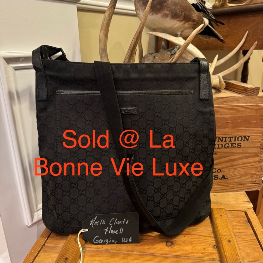 Gucci Flat Black Messenger Crossbody Bag